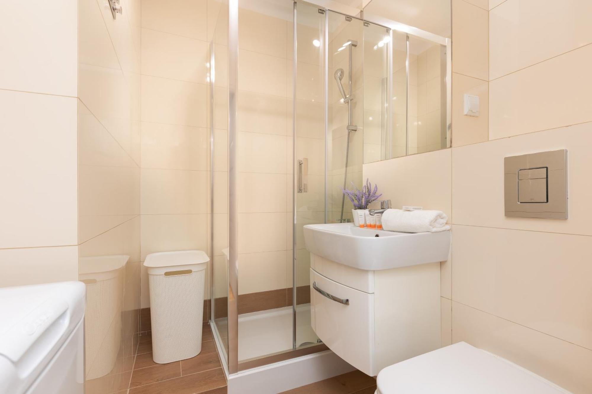 Apartments Warsaw Grzybowska By Noclegi Renters Extérieur photo